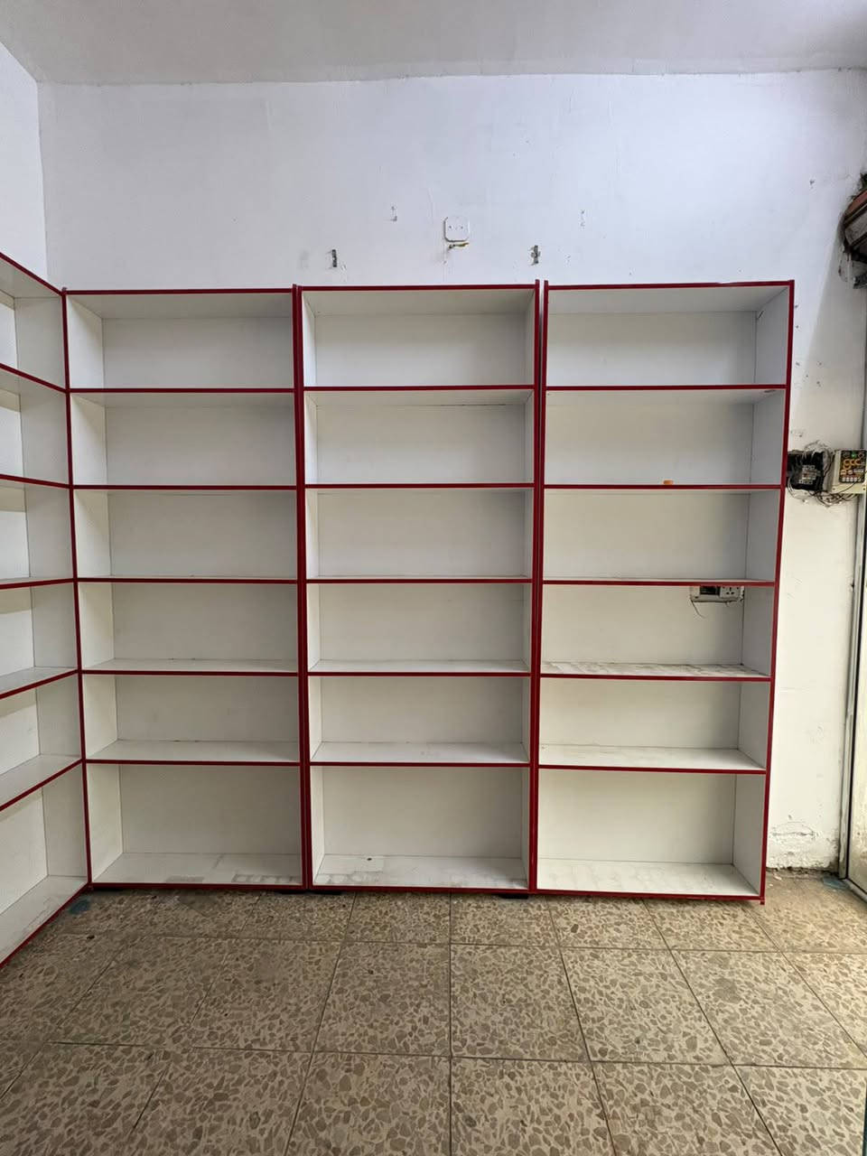 فاترينات • نضافة • عدد ٨