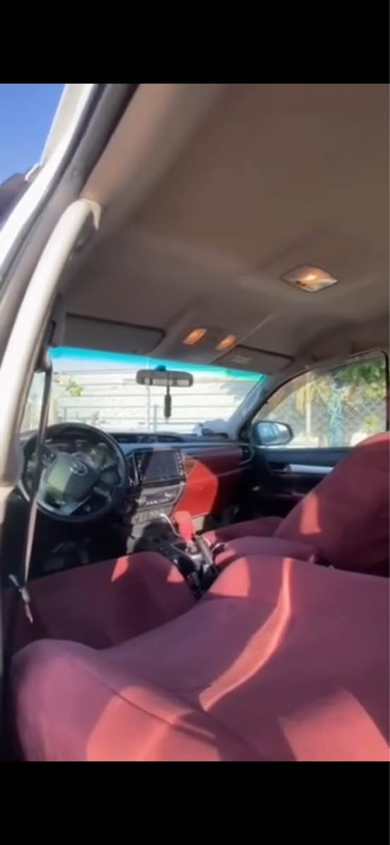 Hilux ￼marzya model 2021
مه رزيه ده بل اكسل گير توماتيك ١١٥ هه زار روشتوه 
هيجي نيه جگه له يه ك دو شوختي بجوك سه نه وي هه موشتي نويه  به ناوي خومانه داوي ٢٨٥ $معامه له ***********شوين هه ولير أربيل, العراق

نص مكتوب في الصور:
- ***********
