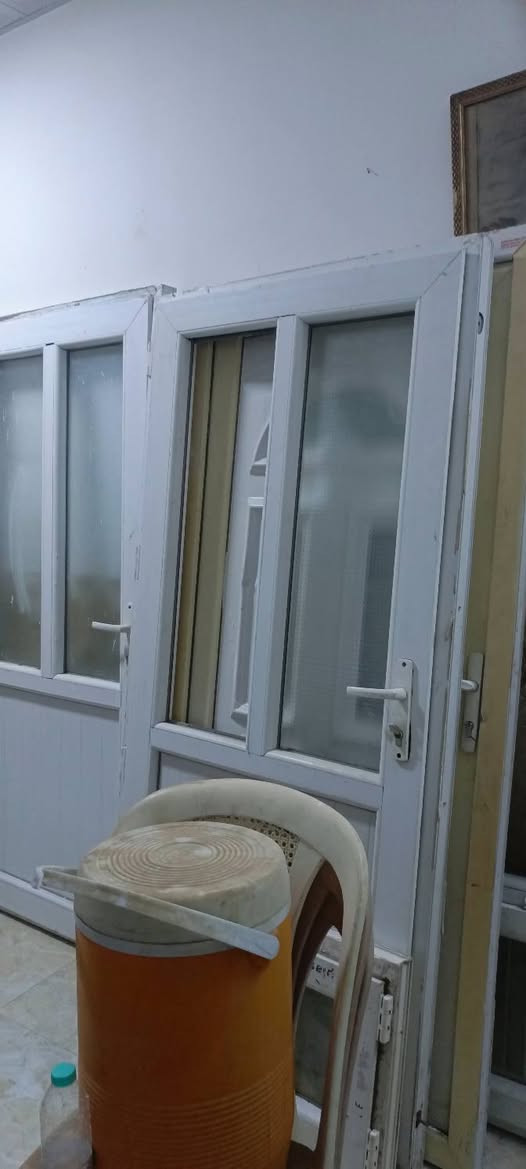 سێ دەرگاوسێ پەنجەرەبۆفرۆشتن لەسلێمانی سعری هەمویان200هەزار *********** السليمانية, العراق
