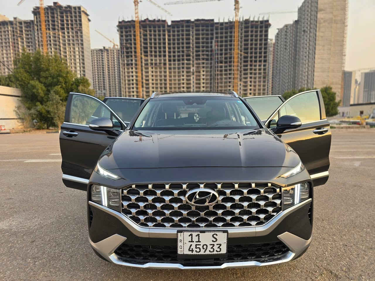 ‎سنتافيا هايبرد ٢٠٢٣ فول لمتدد 
‎رقم بغدادجديد
سقف جام بانوراما
‎كامرا ٣٦٠ درجة
‎شاحن لاسلكي 
‎كشنات كهرباء امامي خلفي 
‎تدفئه تبريد الكشنات 
‎تبريد بيانو امامي خلفي 
‎شاشه كبيره GPS
‎كشن السايق ميموري 
‎ويل كب ١٩ انج 
‎محرك 1600 تيربو 
‎لايتات امامي خلفي لد 
‎بردات خلفيه 
‎بصمه فتح وتشغيل 
‎جنطه كهرباء 
‎رادارات امامي خلفي وتوقف تلقائي 
‎نظام محافظه على المسار 
‎مثبت سرعه تفاعلي وقيادة اليه 
‎اشاير بالمري 
‎داخل السياره جلد  
‎نظام صوت انفنتي 
                                            تخم تاير جديد وباتري جديد
السيارة حادث جاملغ وبنيد بدون شاصي بيها صبغ جاملغ وبنيد و شويه من باب السايق 
السعر ١٩٨ $
***********
