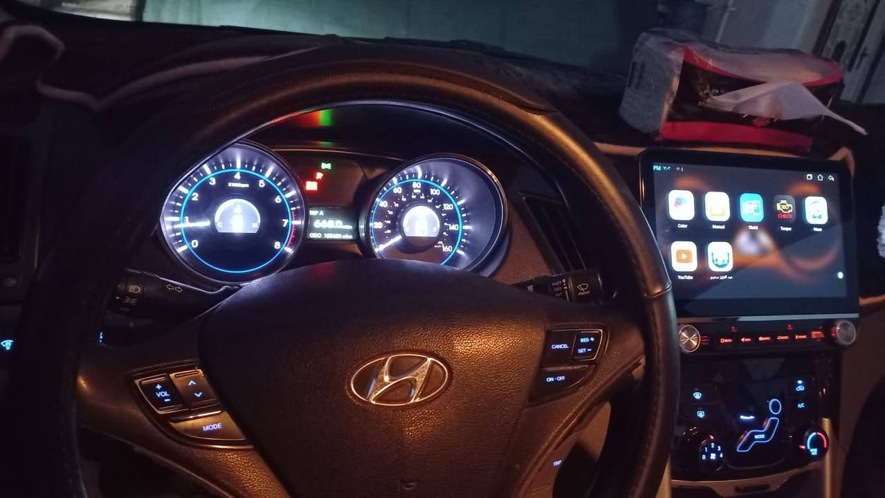 السلام وعليكم لبيع سوناتا مضلع السياره جاهزه ومكفوله محرك كير صدر تبريد ثلج 🥶🥶 تخم تاير بسمنه تحويل مباشر الموديل ١١ السياره جاهزه وبالعافه على الياهذها السعر ٩٠ وبيها مجال الشراي ينتصل  *********** وتساب بي نتصل وتدلل
