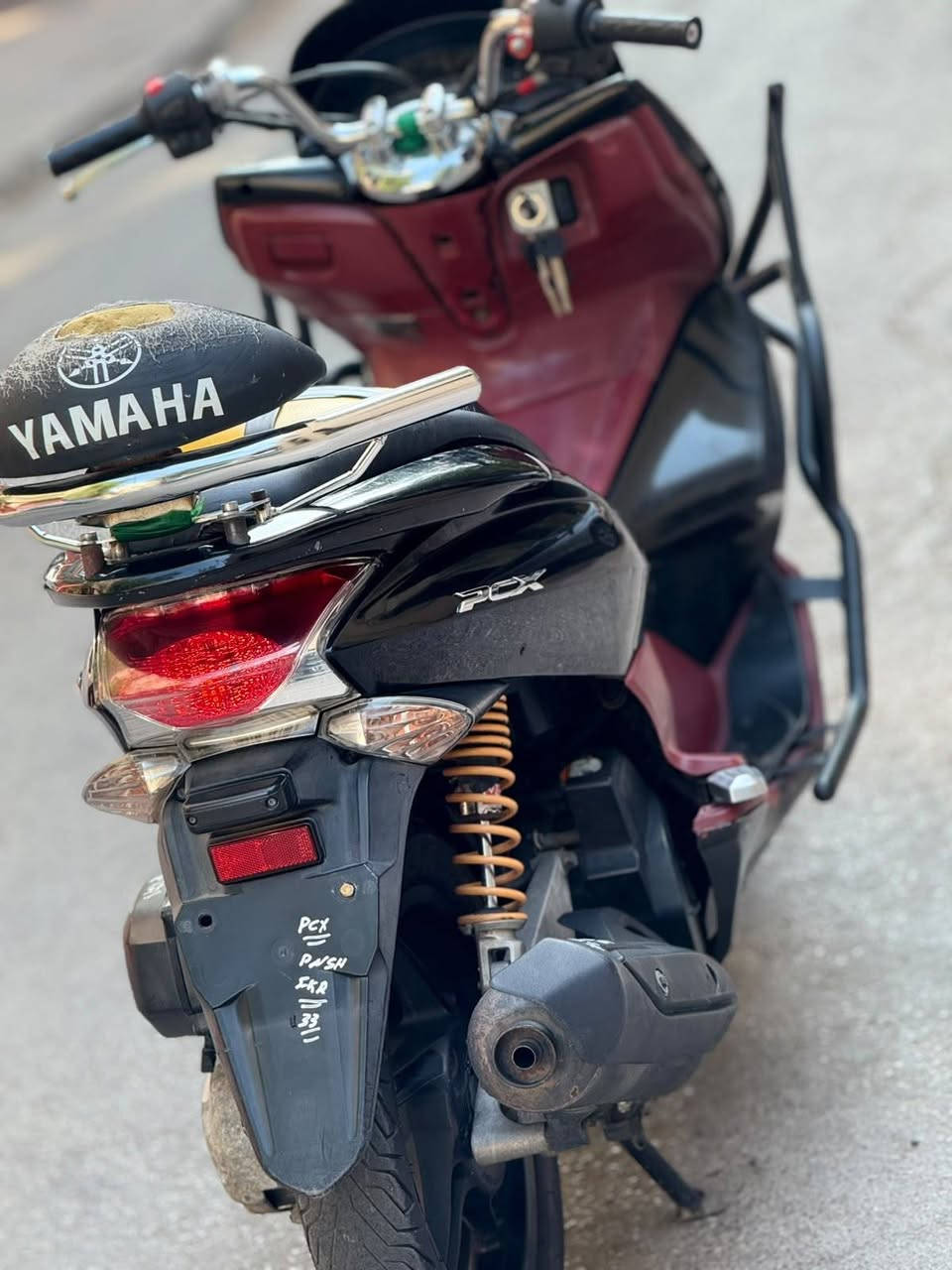 سلام عليكم....
دراجة (PSX)...(جيل الاول)  
🛵للبيع  ماشيه 28الف الفحقيقي ممتعوبه
دراجة شلعه معدل كهربائيات كلهه شغاله 
دراجة جديده  بلادية
أي نقص مابيهة دراجه مكفوله كفاله عامه بشرط علفحص اذا برغي مفتوح ترجع دراجة مال جناي 
جيب فيتر وتعال افحص مستعجل على بيعتهه السعر مليون و350
العنوان بغداد  الكرخ  الاستفسار الاتصال على الرقم 📞***********

