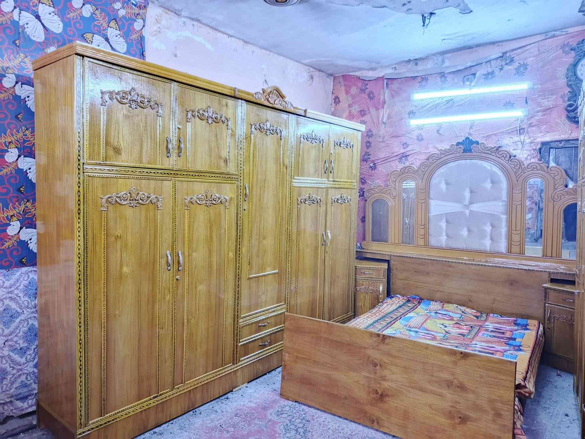 غرفه اخشاب خمس ابواب ملحق للبيع ***********السعر 650صاج الزاويه كنتوريه موديل حديث العنوان بغداد وكو توصيل متواجد وتساب
