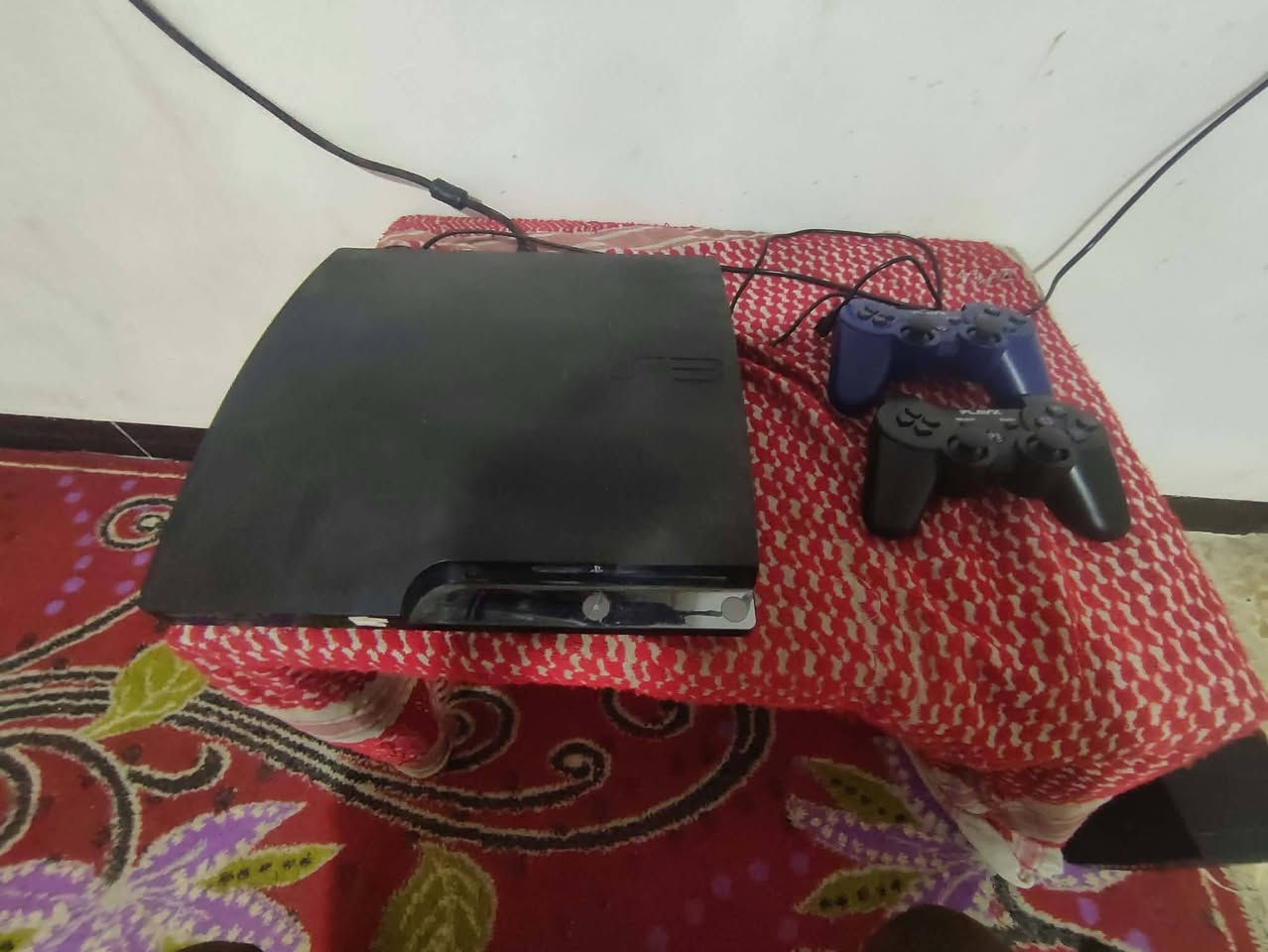 سلام عليكم بلي 3 مهكر ذاكره واحد تيرا للبيع بسعر ٢٥٠ وبي مجال كامل ملحقات ثنين جوستك مع يوبي اس يعني جيب وشد
