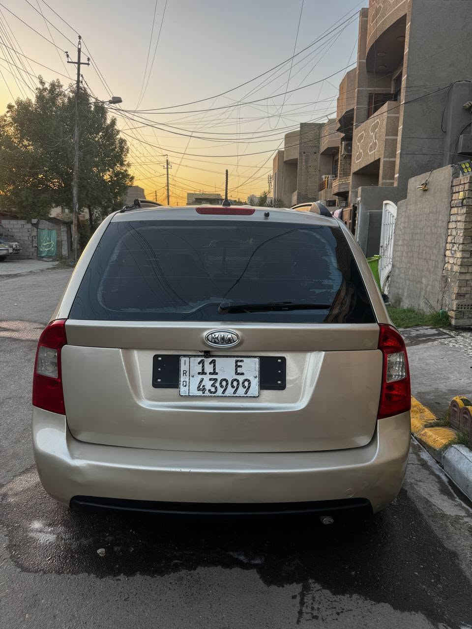 بيع مستعجل 83 
كيا روندو موديل 2008 رقم بغداد نكليزي بسمي سنويه لحد 29جاهزه للخير مكينه 2700 شدلها منضومه غاز مكينه كير تبريد مكفولات تبريد قطعتين سيارة كلها ليبل واحد حدثها جملغ خلفي ربعه وصبغتها حزام لن جارده جانت بدون دواخل السعر 83 وبلعافيه على ياخذها مكاني بغداد البياع الشراي يتصل وبخدمتك ***********
