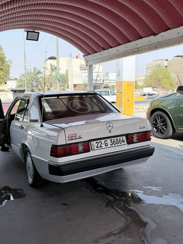 مارسيدس طيارين E190 مديل ١٩٩١
السياره على رضع البلاد مكينه و كير التبريد ثلج مشالله هزه جديده بشهر2 
السياره كامله من كلشي ربع ما تصرف عليها السعر 62$ وبيها مجال 
***********
