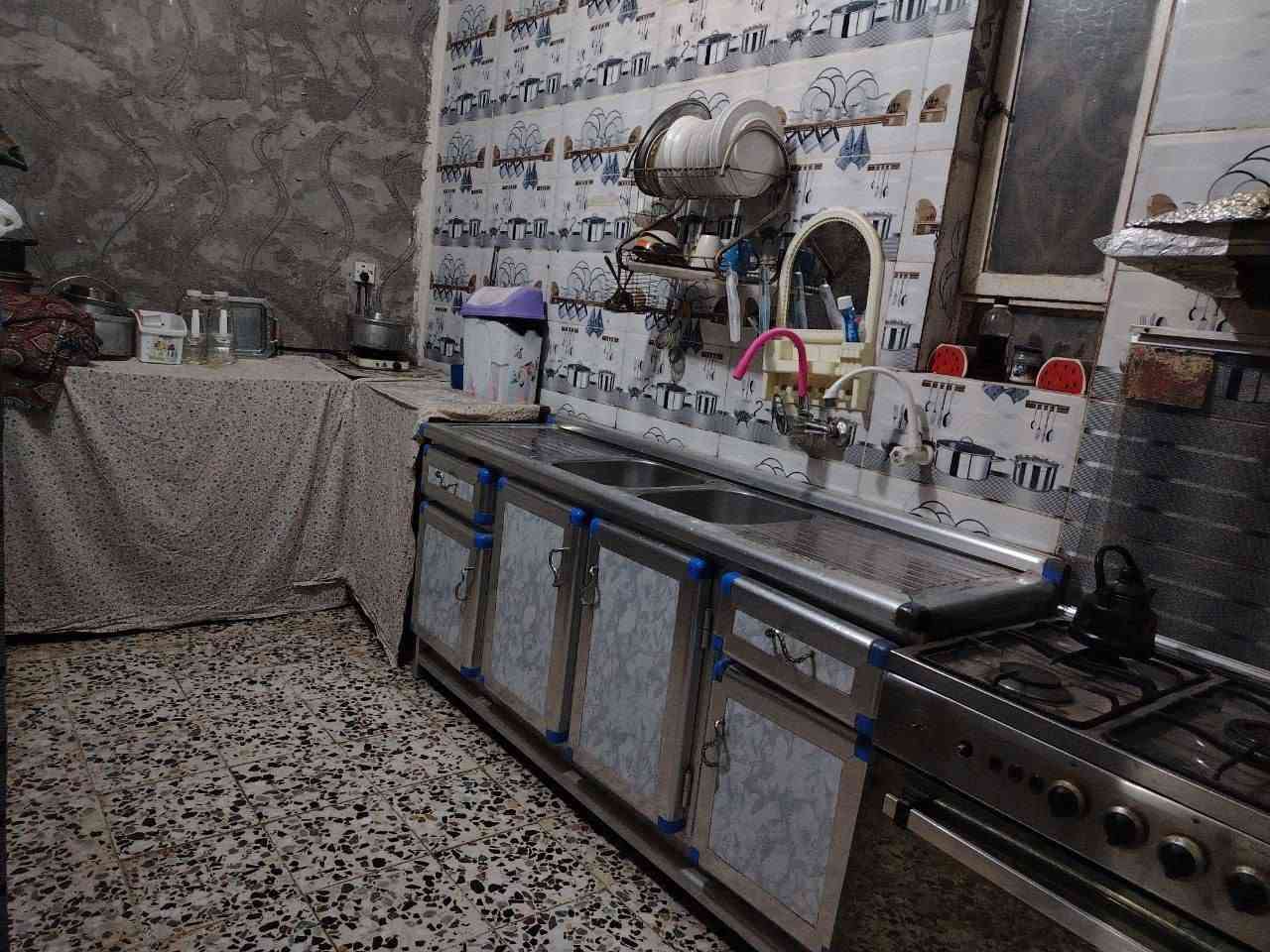 بيت في المناذرة قرب محطة اللهيبي و قريب على مجمع السلام البيت عقد زراعي  البيت مرقم في البلدية الي يريد الرقم خلي يراسلني خاص انطي الرقم يروح يتأكد منه بالبلدية
بيت في المناذرة قرب محطة اللهيبي و قريب على مجمع السلام البيت عقد زراعي  البيت مرقم في البلدية الي يريد الرقم خلي يراسلني خاص انطي الرقم يروح يتأكد منه بالبلدية 
تفاصيل البيت 
مساحة البيت 250 مساحة البناء تقريبا 190
2 غرف نوم و صالة و استقبال مطبخ حار و بارد و حمامات ثنين و صحيات ثنين 
البيت كلة كاشي و المطبخ سيراميك و الحمامات هم سيراميك 
واصلته كافة الخدمات كهرباء وطني و مولدة و ماي و انترنت و مدارس 
سعر البيت 25 و بي مجال قليل جدا
للاستفسار اكثر اتصل على الارقام واتساب او اتصال 
***********
***********
