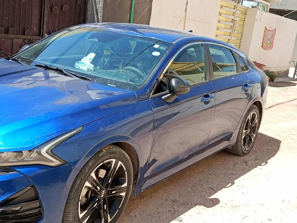 سلام عليكم
k5  فول ما عدى الفتحه حادث مثل ما موضح بصوره مكان السياره بابل مسيب السعر 135 وبيهة مجال 
الهاتف:***********
