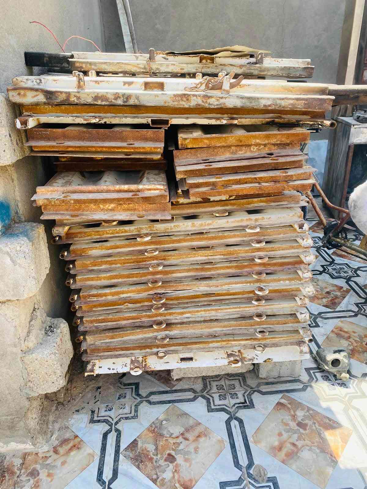 السلام عليكم عربانه للبيع دار القصاب 3 محاور طول 13/60 جناب + تعلاوات كامل جوبلس جبير كفاله عامه السعر 125 بيها مجال للاستفسار (***********) مكان بصره اني مكلف بل نشر
