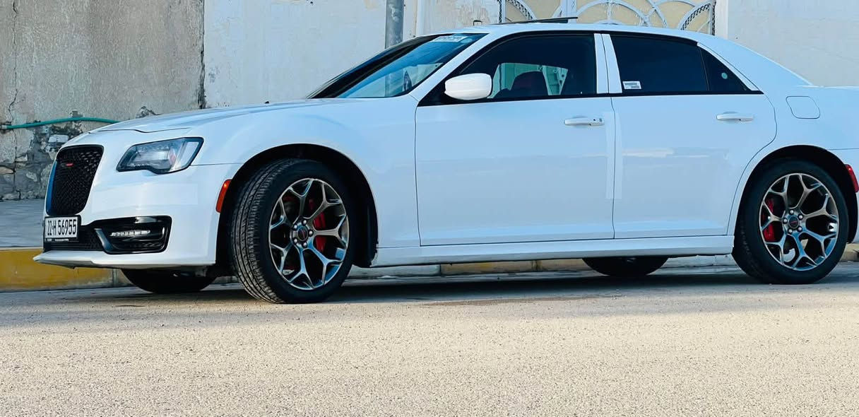 السلام عليكم
اوباما c300 للبيع
اوباما 2018 (S)

مكينه 6 سلندر 3600
مواصفات
تو ويل
شفتات ستيرن 
كشن حظن 
بجم عريض

كشن تدفئه + كهرباء

تشغيل عن بعد
للاستفسار الاتصال ***********
