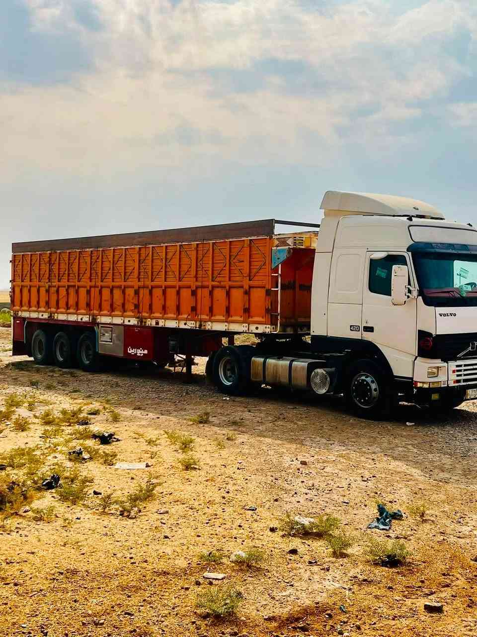 فألفو البيع موديل 94حجم محرك 460شرط لا صرف ولا بخار كير 3,3السياره اي نقص مابيه مكفول محرك وكير وأكسل وشاصي والباقي كدامك     اتصااال ***********
