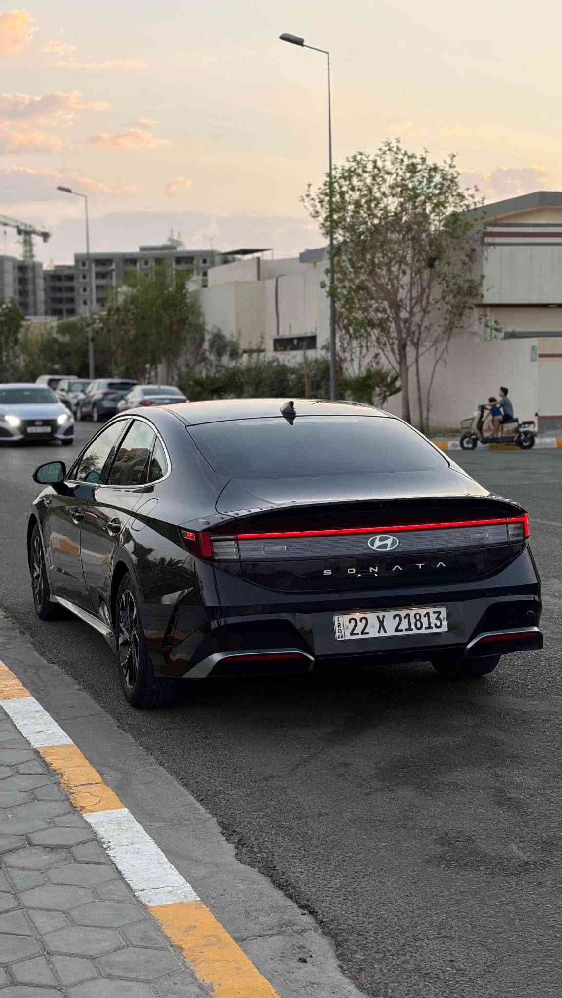 🚘 للبيع | هيونداي_سوناتا موديل 2025 🇺🇸

* وارد أمريكي.
* الممشى: 28mi.
* محرك 2.5 لتر.
* جير أوتوماتيك 8 سرعات.
* شاشة مزدوجة 12.3 بوصة.
* عدادات رقمية.
* مقاعد مخمل اوف وايت .
* تدفئة للمقاعد الأمامية.
* تشغيل بالبصمة.
* Apple CarPlay وAndroid Auto.
* مكيف أوتوماتيك ثنائي المناطق.
* كاميرا خلفية.
* مثبت سرعة.
* المحافظة على المسار.
* مراقبة النقطة العمياء.
* جنوط ألمنيوم.

ملاحظة: السيارة بدون صبغ فقط بارد 
رقم اربيل باسم شركة نور البصرة 
تريد تحويل تريد وكالة 

💰 السعر: (197)
📞 للاستفسار: ***********
مكانهه بصرة مدينة الامل 🏢 البصرة, العراق

نص مكتوب في الصور:
- أنت 2:18، 2026/1/26 م