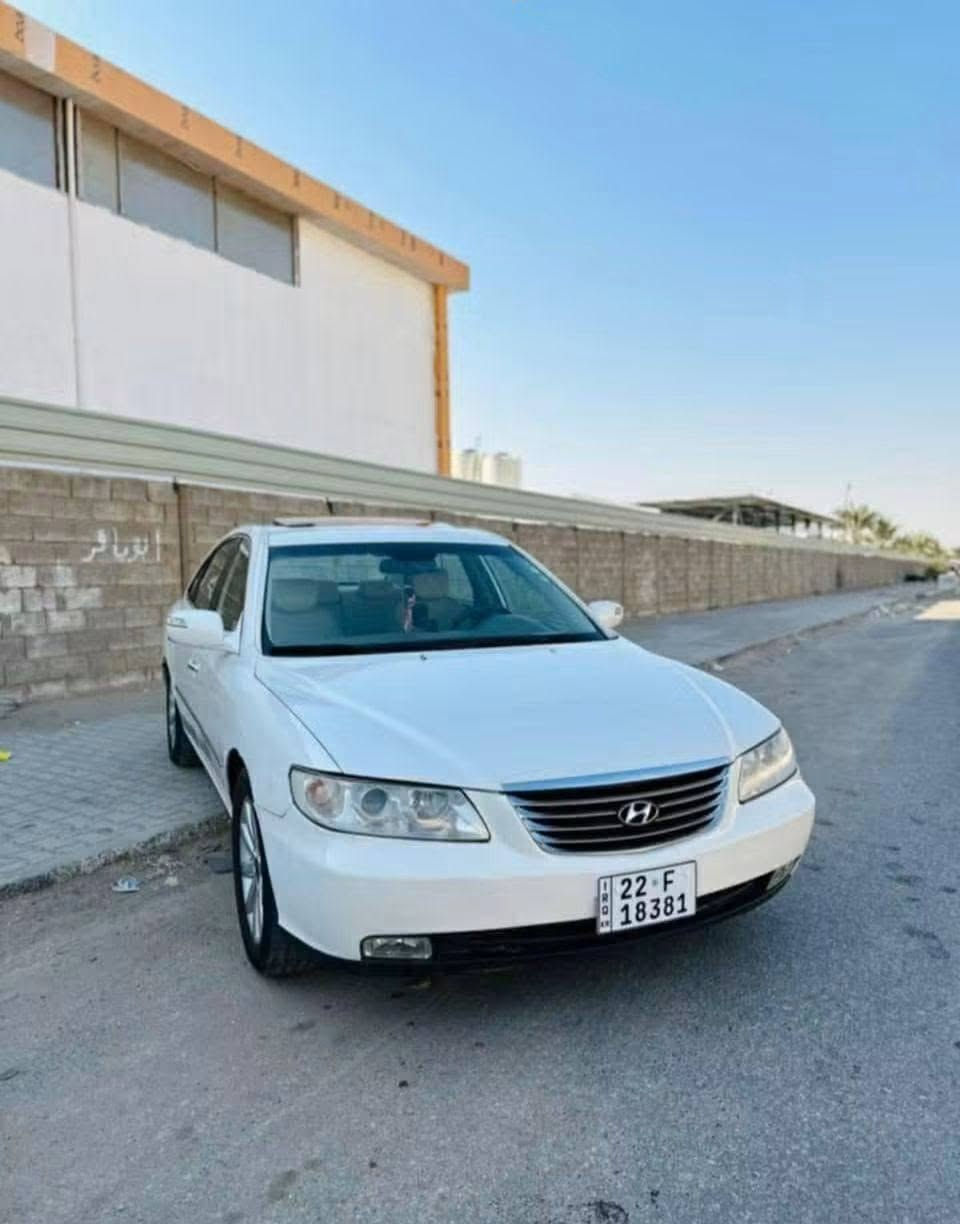 @السلام علي م ورحمة الله وبركاته... 
هونداي ازيره خليجي موديل 2009خليجي موصفات Vip فول الفول اعله فئه شركه الكاصد .. رقم اربيل سنويه 2030 سياره باسمي تريد مداور حاضر 

محرك 6سلندر 3300 المرغوب كير مكفول بس المحرك بي صوت راجز  اول مشغل 

السياره ماشيه (215)

## السياره مكفوله كفاله عامه عده قطعه باب وره العبري صبغ فقط 

ملاحظه:  السياره ابيض صدفي لمع 

(مواصفات السياره)......... 

السياره بيه منظومه غاز يعني انسى شي اسمه اصراف 

منظومه تبريد كله كوري يعني ثلج 

تبريد قطعتين تبريد مركزي 

كشنات جلد

برده خلفيه كهربائيه

مري شفط نظام ترحيب

لدات امامي خلفي وبلو جكتور

لايت زنون ناصي حساس امامي

تحكم ستيرن كهربائي

كشن ذكي خزن 

نظام كامرات+ حساسات امامي وخلفي

اناره داخليه بلادي

مري قلاب

جرس بل 120

يدات نيكل إشارات ترحيب جاني

دبل كزوز خلفي

بيه سستم صوت يجنن+ بيه انبني فاير 

تحكم استيرن 

ويل كب 17 كرؤم...

كشنات تدفئه تبريد 

ملاحظه:  سياره جديده كلشي بلادي حتى البرغي وين متريد ترايك 
سياره صاروخ الجناي يعرف شنو احجي وهيه غاز بعد يعني افضل من السوبر 
ماي كله زيتي  دهن كله امريكي سعر التر اديره ب11 الف 

مكان السياره:  النجف الاشرف 

الرقم ,: ***********

السعر: 12500$       (125)   وبيه مجال
