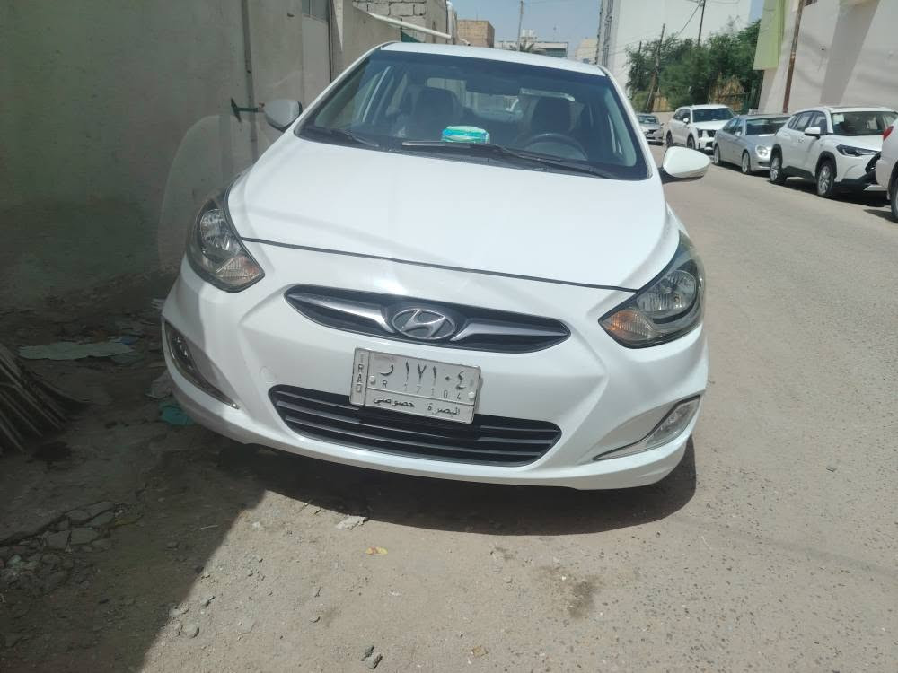 هونداي اكسنت موديل12 بصره مرحله اليف ال28 محرك1600 تبريد بي ضعف  سياره كفااه بيه صبغ دوس وربع جاملغات اماميه اثر خياس، والباقي مكفول السعر75 ومجال قليل ***********  مكان سياره بالعشار شارع الاستقلال البصرة, العراق

