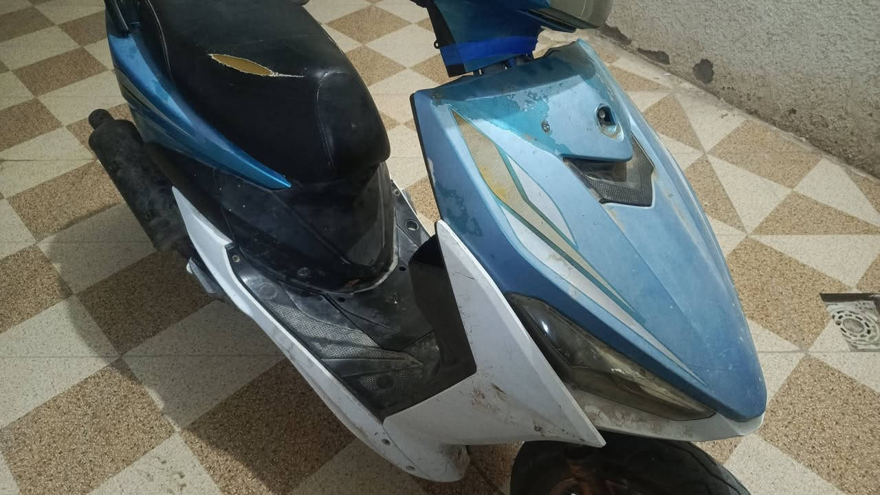سلام عليكم ذبانه اف اس جاهزه شغاله قبل سبوع مجفته مكينه ناعمه نشطه كهربائيات كله شغاله كابريته جديد فقط يرادله باتري للسلف لايت بك لايت شغال سعرها 275بيه مجال للطيبين  مكاني قضاء المدينه رقم ***********
