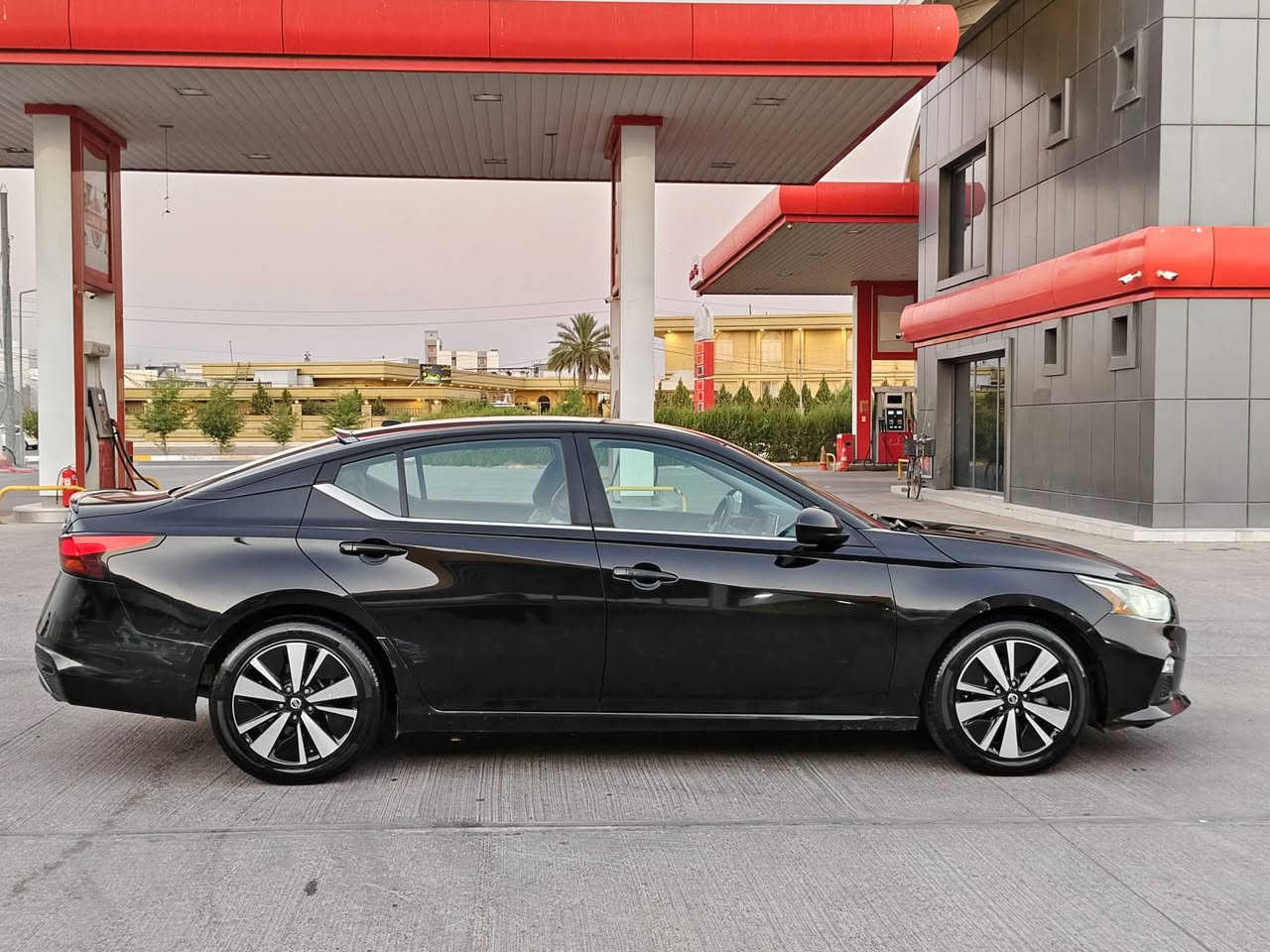 للبيع Nissan Altima SR 2019
بدون سلايت فقط فول مواصفات
اللون الأسود
‏‎- محرك 2500 
‏‎-محرك شرط وكير شرط 
‏‎- رادرات امامي وجوانب مع اوتو ستوب
‏‎🛑ماشية 120 الف mi 
‏‎ كشن جلد 
كشن سايق كهربائي 
‏‎- بصمه ابواب بصمه تشغيل وتشغيل عن بعد 
‏‎- فول تحكم ستيرن شاشة كبيرة
‏‎السيارة بها 4 قطعة صبغ
وايرباك ستيرن 
رقم الشانصي
1N4BLACV7KC199618

السيارة كاملة من كل النواحي مابيها نقص 🔥
السيارة رقمها اربيل باسمي
تحويل بشرط
مكان السيارة اربيل
السعر 130$ وبيها شوية مجال💵
للاستفسار على الرقم وبي واتساب
 ***********
