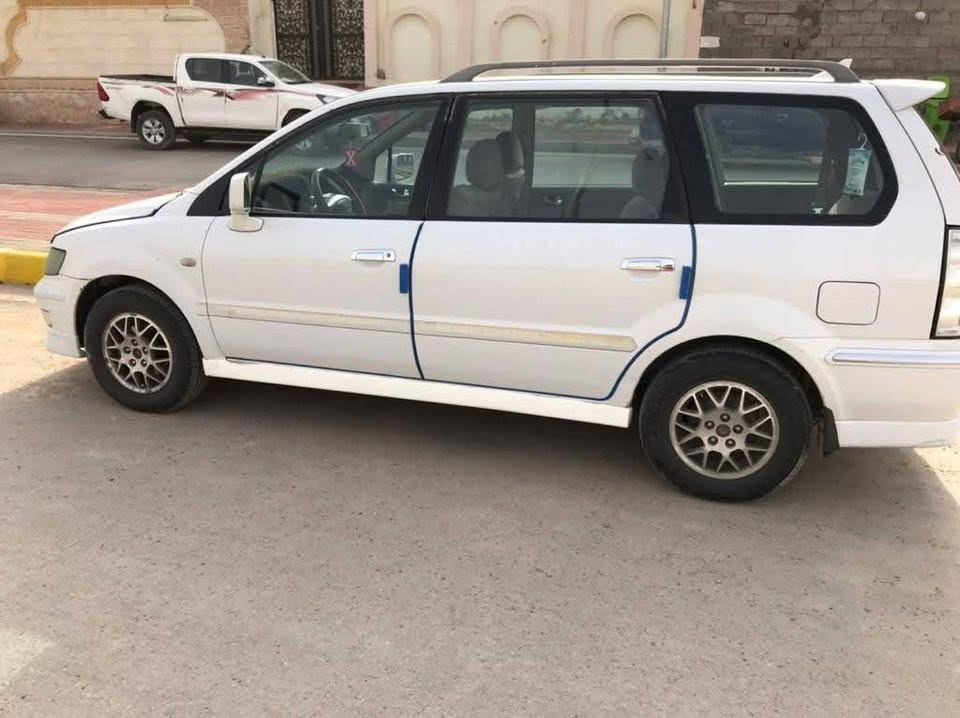 شاريوت موديل 2009 سعرها 55 وبيها مجال مكانها الرمادي رقم انبار تحويل ثاني يوم كير ومحرك كامري ***********

