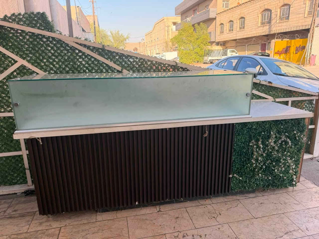 للبيع
ميز تحضير قياس 2متر و80 
مقطع من الداخل ومجهز بالكهرباء 
بغداد الكراده
***********
