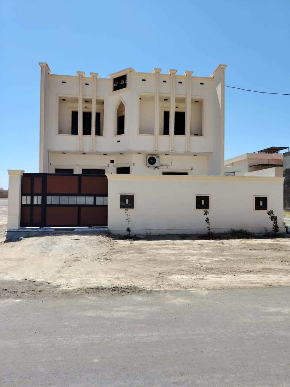 السلام عليكم الدار للبيع حي الجمعيه طابو صرف شرط التحويل 
الاستفسار على هذا الرقم ***********
