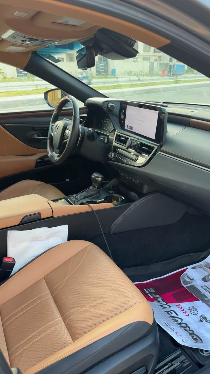 Lexus ES 300 h 2024 هايبرد الترا لكجري

رقم بغداد ب اسمي تحويل ثاني يوم

السيارة فول مواصفات ١/١ 

ماشية 11 الف كيلو قابل للزياده

سياره اخت الكلين صبغ حافة البنيد

 بدون ايرباك السيارة ✅

‏الترا لكجري 

السيارة مغلفة ppf مات 

كامرات 360 درجة

حساسات امامي و خلفي 

رادارات امامي و وجانبي  وخلفي

نقاط عمياء 

تحديد مسار 

مثبت سرعة تفاعلي شفتات ستيرن

تدفئة تبريد كشنات مع خرن ميموري 

تدفئة ستيرن 

فتحة سقف 

نظام صوتي + دمام خلفي 

شاشة جبيرة نظام كار بلي وايرليس واندرويد اوتو

شحن لاسلكي  

مري شفط وكهرباء وتعتيم تلقائي للمرايات والمرايه الوسطيه

ستيرن جلد

وبيها بعد هواي مواصفات معروفة 

السيارة جاهزة بدون نقص  

مكان السيارة بغداد العامرية
الرقم ***********
