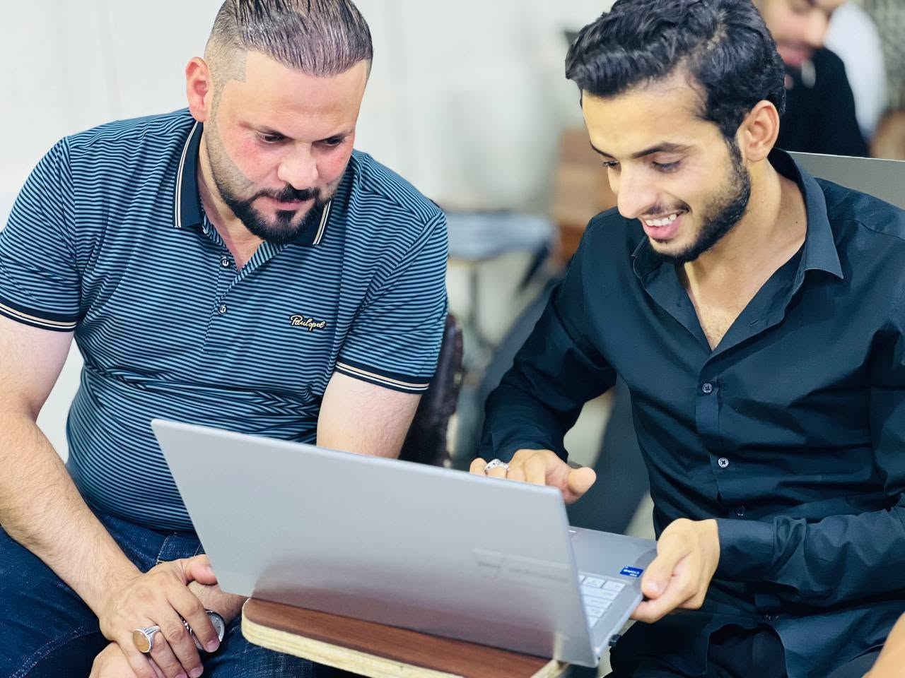 #البصرة_القبلة
الاحد  2026/9/20
أهلاً وسهلاً بكم مجدداً في اليوم الثاني من دورة الحاسوب وبرامج (Word & Excel) في مركز الجيل الباسم للتدريب والتطوير في القبلة .
 بعد أن وضعنا يوم أمس اللبنات الأولى وتعرفنا على المبادئ الأساسية، ننتقل اليوم خطوة إضافية نحو الاحتراف. 
اليوم لن نكتفي بالتعرف على الأدوات، بل سنبدأ بتسخيرها لتسهيل أعمالنا وتطوير مهاراتنا الرقمية بشكل عملي. لنستعد معاً ليوم ممتع وحافل بالمعرفة .

#دورة_الحاسوب_المطورة 
#دورة_تدريب_المدربينTOT 
#دورة_السلامة_والصحة_المهنيةOSHA
#دورة_اساسيات_اللغة_الانجليزية

التسجيل مستمر بالدورات التطوير 
على الرقم ***********
