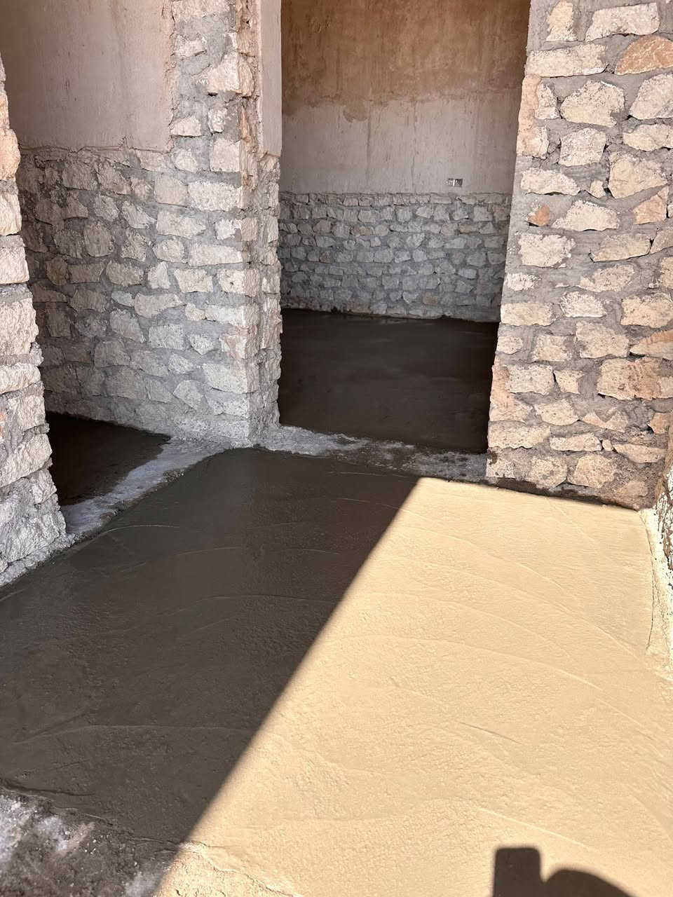 سلام عليكم يوجد كادر صب ناعم خشن وسعار مناسبة
*********** @إشارة
