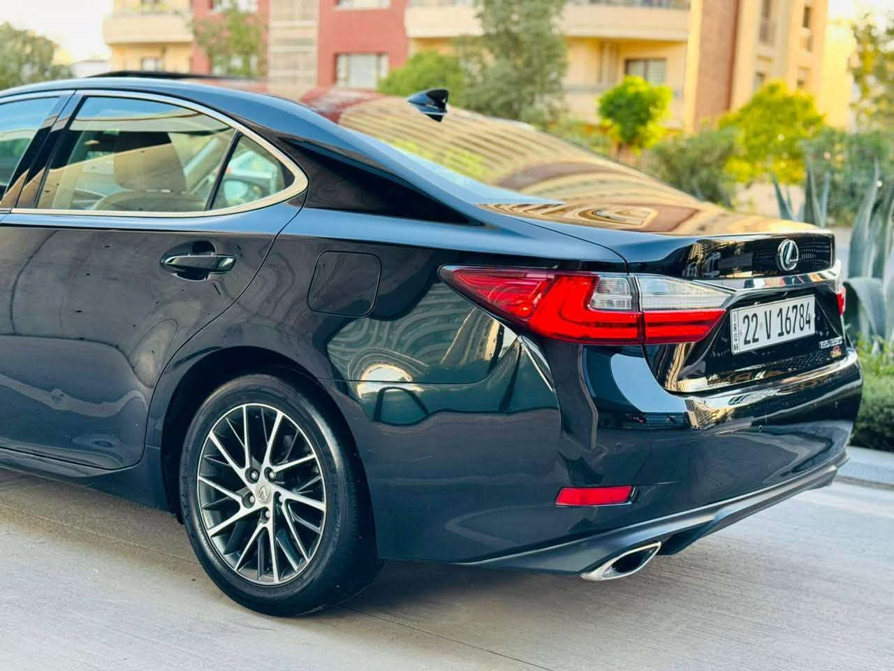 ﷽
LEXUS ES 350 2017
◽️ليگزز ES 350 موديل 2017 فول مواصفات
🔹لون اسود 
        ~~~~~~~~~~~~~~~~~~~~~~~~~~~~~~~~~
مكان🌇: سليماني               سعر💵: 188$ 🔐
 ◽️موبايل / ***********
***********📲
        ~~~~~~~~~~~~~~~~~~~~~~~~~~~~~~~~~
◽️محرك V6 3.5L سته سلندر
🔹گير و محرك بشرط مامفتوح
بدون صوت بدون صرف و خلل بشرط فحص
🔹ماشيه 65 الف حقيقي
🔹  اتنين بصمة بيلادي موجود📦

▫️بيها {{ باب سايق و  و نص بنيد صبوغ }} بدون داخل
🔹سيارة جديد حيل حيلوة نضيفة

◽️مواصفات
{{ بصمة - فتحة - داخل مشمشي و قهواي  - رادار أمامي و جانبي   - كشنات جلد - كشن تتفيىة و تبريد - كشن و ستيرن كهربا - كشن خزن - ستيرن تتفيئة - شاشة - ماوص - تبريد مركزي - نيزامي أيكو - نيزامي سبورت - لايت ليدو زينون - مراي شفت - ڤوليوم - بلاجكتور - بعد هواي مواصفات }}

◽️اربع تاير و ويل بيلادي جديد بدون مصروف
🔹نظافه ١٠٠٪؜ كامل سيرفس بدون نقص و بدون مصرف
🔹بسميً السنويه بشرط تحويل و خرامه
🔹سنوي و رقم و هزة كلها جديد
سياره مابيها دينار مصرف كامل من كل نواحي

نفسي يوم /تحويل و كاله حاظر
مكان / داخل سليمانيه🌆
        ~~~~~~~~~~~~~~~~~~~~~~~~~~~~~~~~~
