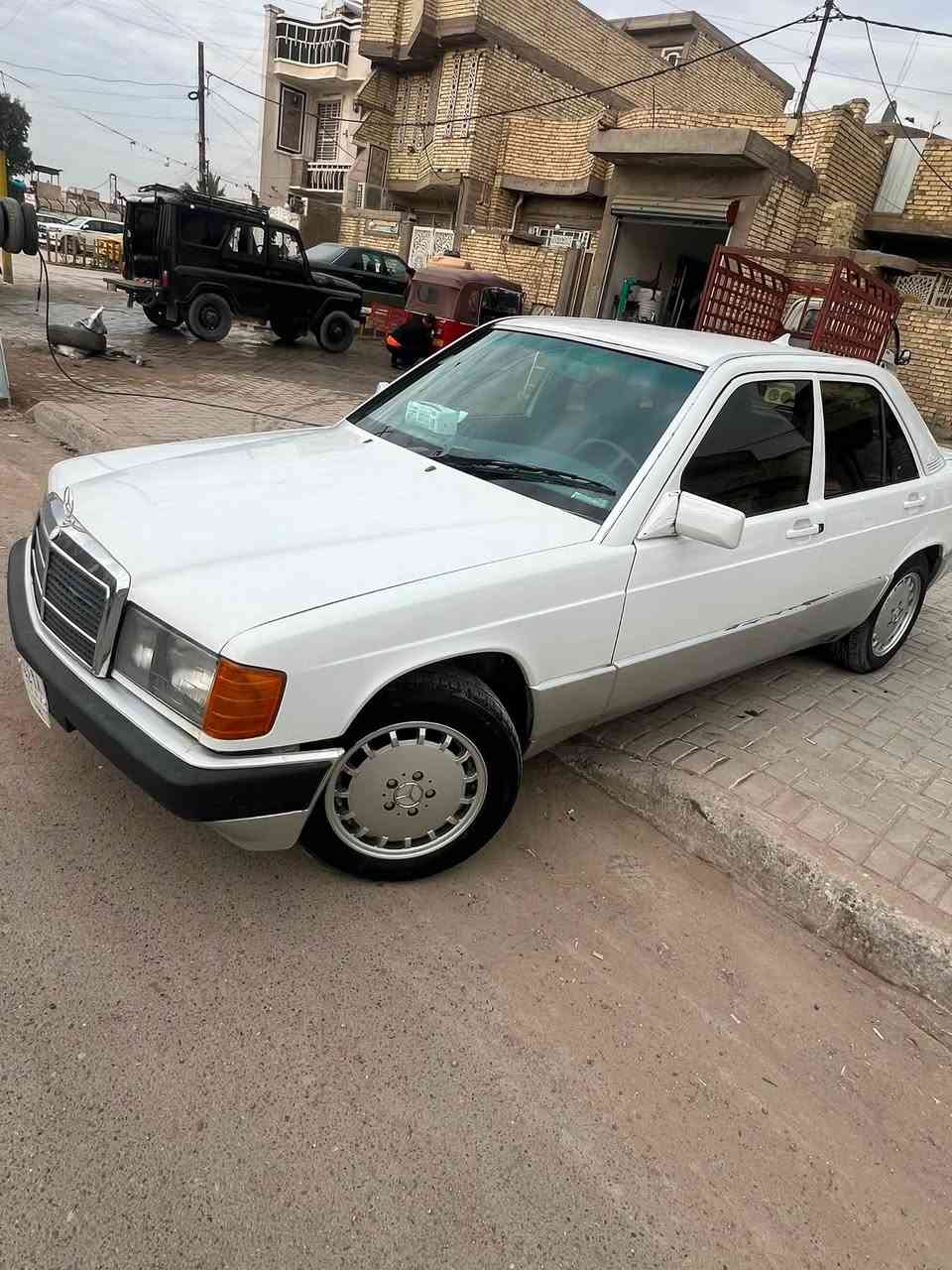 مرسيدس 190 سياره. خير من الله نضيفه محرك وكير يخبلن تبريد نقص بس غاز سياره تعمير جديد مابيه كل نقص محرك وكير بلاد  سعر 45 وبيه مجال(***********)
