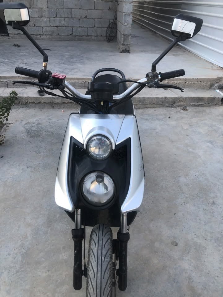 دراجه سكنس جبلي موديل 14 سعر 700وبيها مجال بسيط رقم تلفون متواجد واتساب ***********
