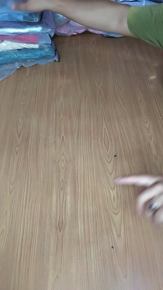 ملابس • للبيع