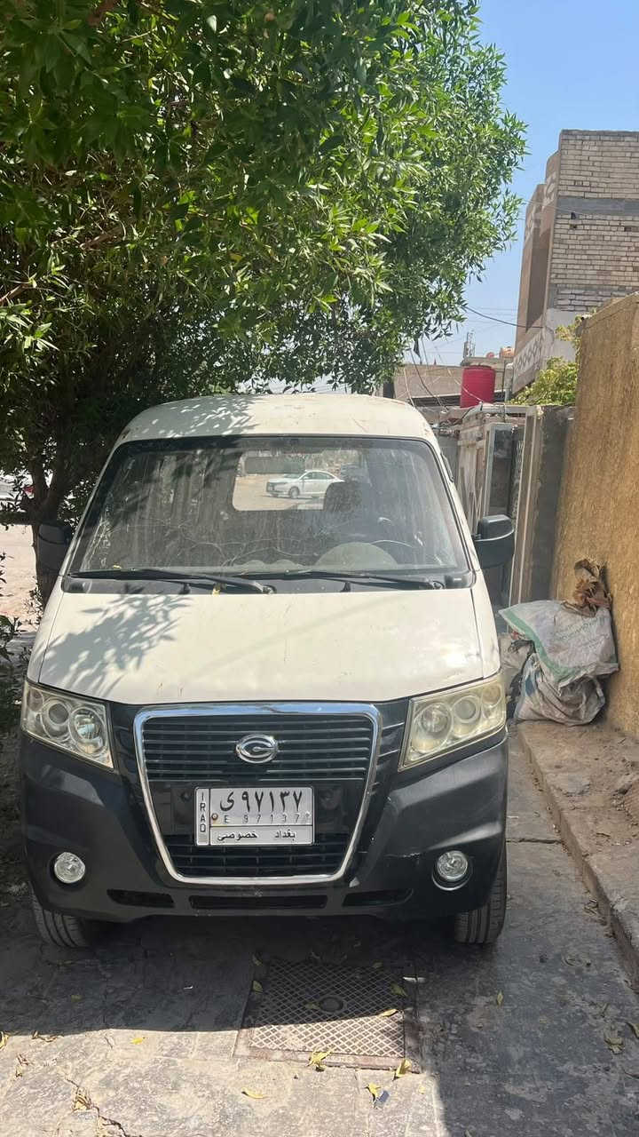 سلام عليكم اخون عندي هي السياره مال شركه سنويته ضايعه او مااندل الجان يشتغل بيه كمله جديد تبريد شغال تخم تاير مجفت جديد بعده عل سحك للستفسار اكثر بغداد وات ساب ***********
