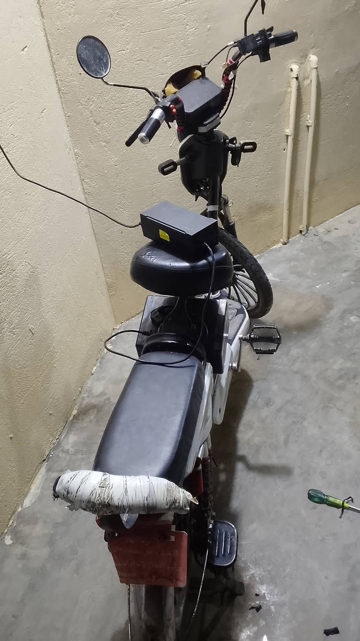 موطور شحن بطاريات جدد للبيع  فقط سعره 200و بي مجال قليل موطور نضيف ***********
