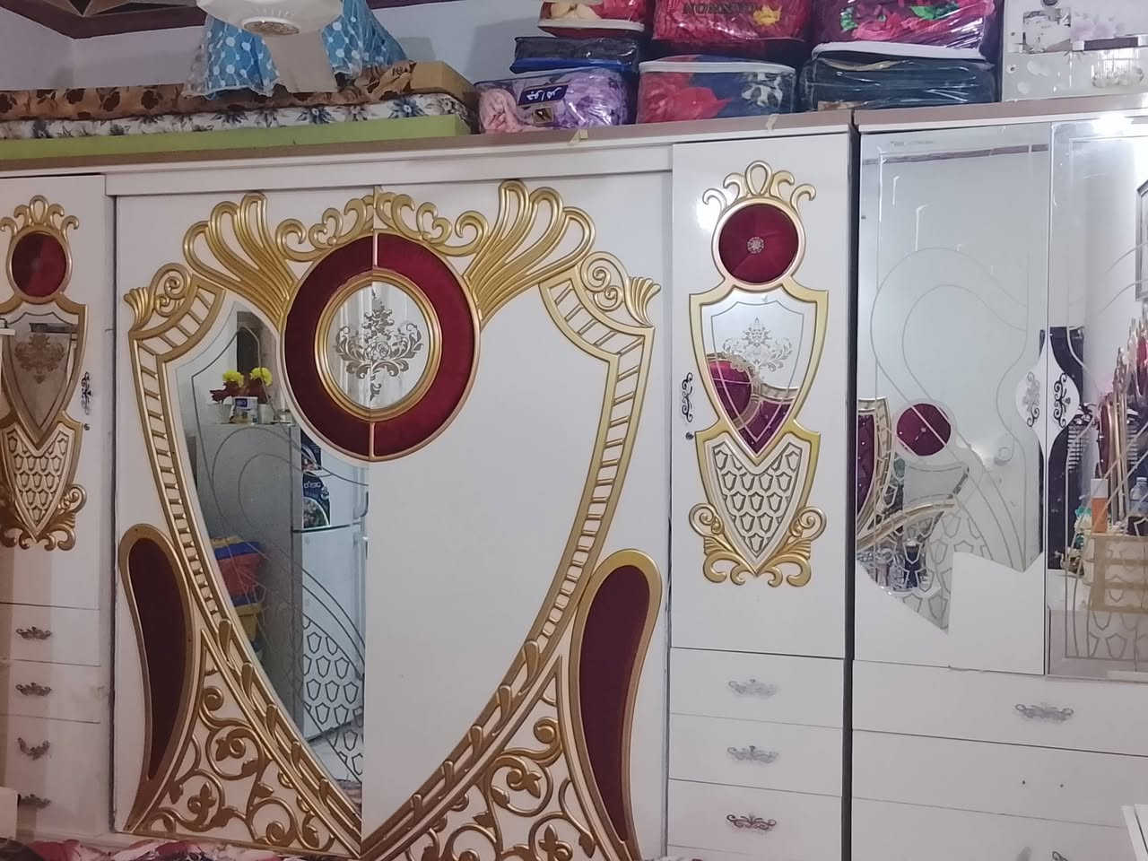 غرفه تركيه البيع سعر مناسب 700 الف فقط بيها مجال حك جيه هذا رقم واتساب 
***********
