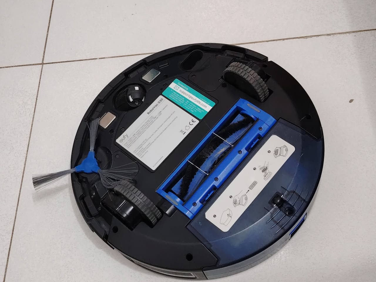 روبوت Eufy RoboVac G30 يوفي روبوفاك جي 30 بدون شاحنه شغال طلع عندي بالباله الي يفيده موجود توصيل كل المحافضات ***********

نص مكتوب في الصور:
- Helpful Voice-Prompts "Wi-Fi successfully setup" "Start cleaning" "Finished charging. Resume cleaning" "Low battery, heading home" "Pausing"