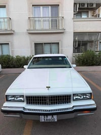 للبيع كابرس 1990  اللون ابيض داخل رصاصي بحالة جيدة بلادية بدون نقص رقم...