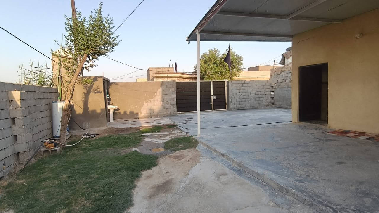 سلام عليكم
بيت للبيت مساحته 260۾  خدمات ماء كهرباء خط مولد مجاري   موقع البيت البدع الكبير خلف معمل زمزم 
وبسعر ««مناسب»» 
للستفسار: ***********
***********

