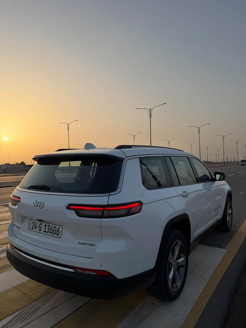 جيب لمتد 2021 خليجي jeep 
7 راكب 
مكفولة كفالة عامة
فول مواصفات
رادار امامي وجانبي
داخل ابيض
سماعات ALPINE
بنوراما 
اضائة داخلية
ماشية 68mi 
تبريد وتدفئة كشن
العنوان ميسان وبغداد 
للاستفسار ***********
السعر 31 وبيها مجال

