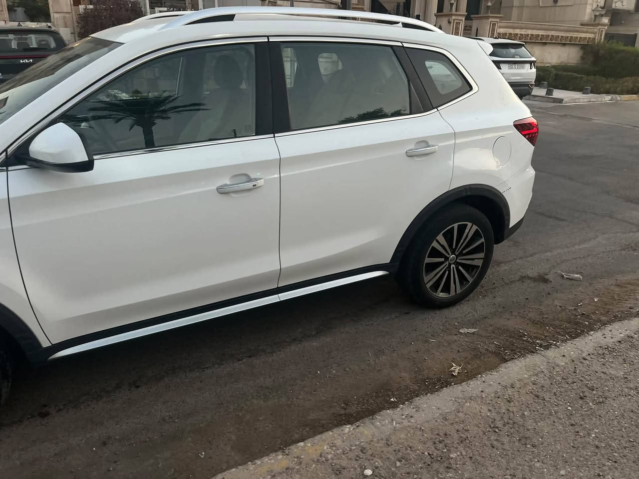 Mg rx5 
موديل 2021
ماشية 71000 كيلو
مابيها أي ضرر ولا حادث فقط چاملغ ايسر شبر بارد 
حدادية صدر جديدة وسنوية جديدة وارقام انگليزي جديدة هذا الشهر طلعتهن
تبريد ثلج+مابيها أي رصعه 
(المحرك 2000cc تيربو)
السعر 115$ وبيها مجال لليجي يشوفها
***********
موجود واتساب للاستفسار
