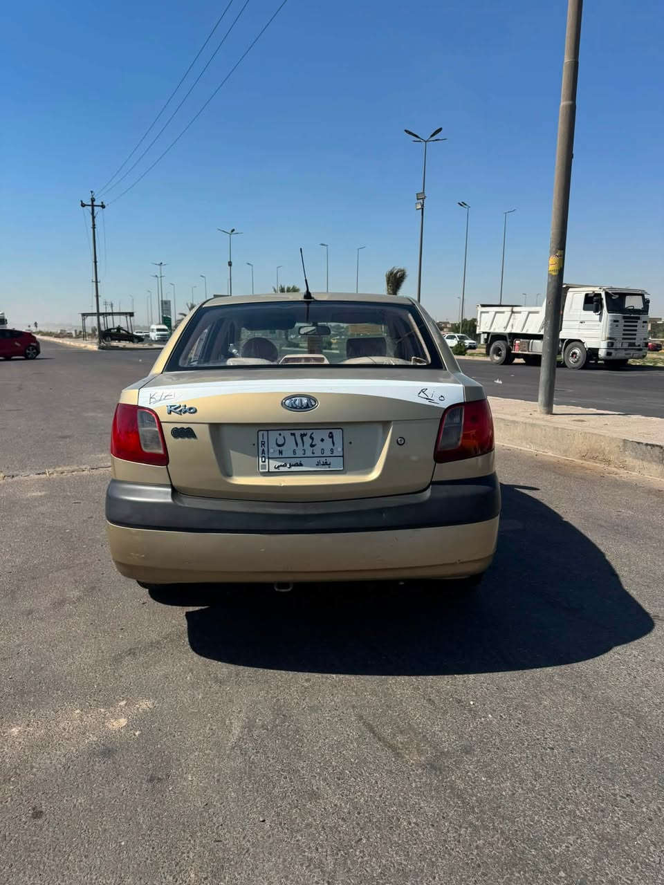 السلام عليكم كيا ريو ٢٠٠٩ خليجي سياره كفاله عامه من الضبغ والحادث بيها بارد فقط على وضع الشركه ماشيه ١٦٠ مكينة كير تبريد تخم تاير حدادية امامي خلفي كله جديد جاهزة مابيها نقص 
السعر ٧٨ وبيها مجال قليل مكاني بغداد 
***********
