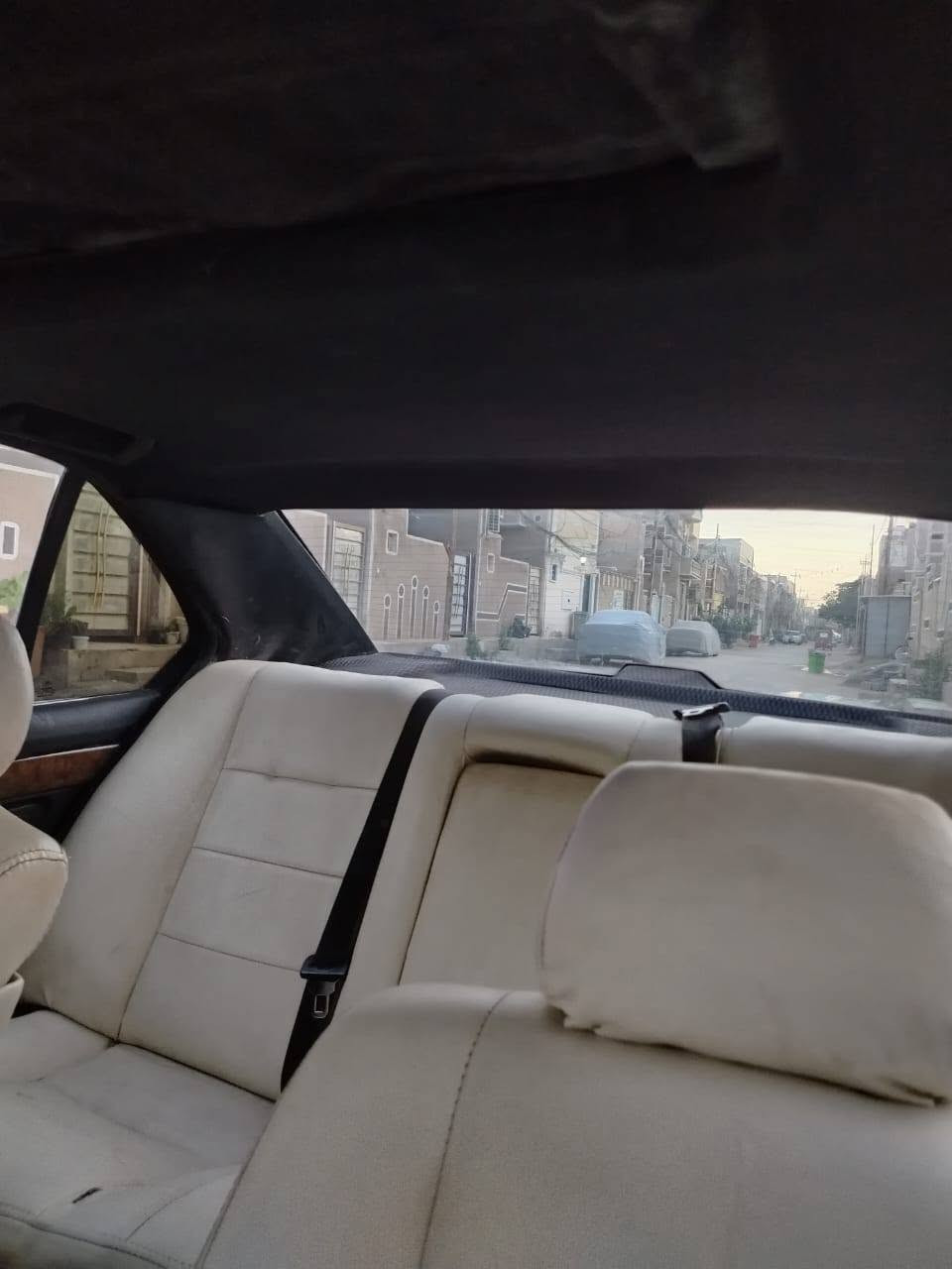 بي ام ٥٢٥ رقم انكليزي بغداد راعيه بلجفل ومداور فوري مواصفات كامله نقص فقط تبريد العنوان كربلاء السعر ٦٠ورقه وبيها مجال الشراي والي يعتني ***********..***********
