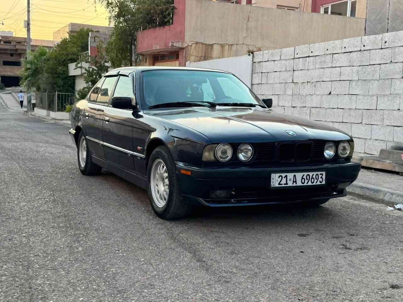 BMW 1991 525

نيلي فول مواصفات بس گێڕ عادية

كامل بؤياخة لةسةر كال بونةوة بي دةعم بي مةعجون

رةقةم و سةنةوي تازةية هةتا ٢٠٣٠  بةناوي خومانة

تةبريد و بةشةرت تازة ژيري داگيراوة چركةي نية

سعر:٤٦ وةرةقة

شوين :دةربنديخان

*********** دار بنديهكان, السليمانية
