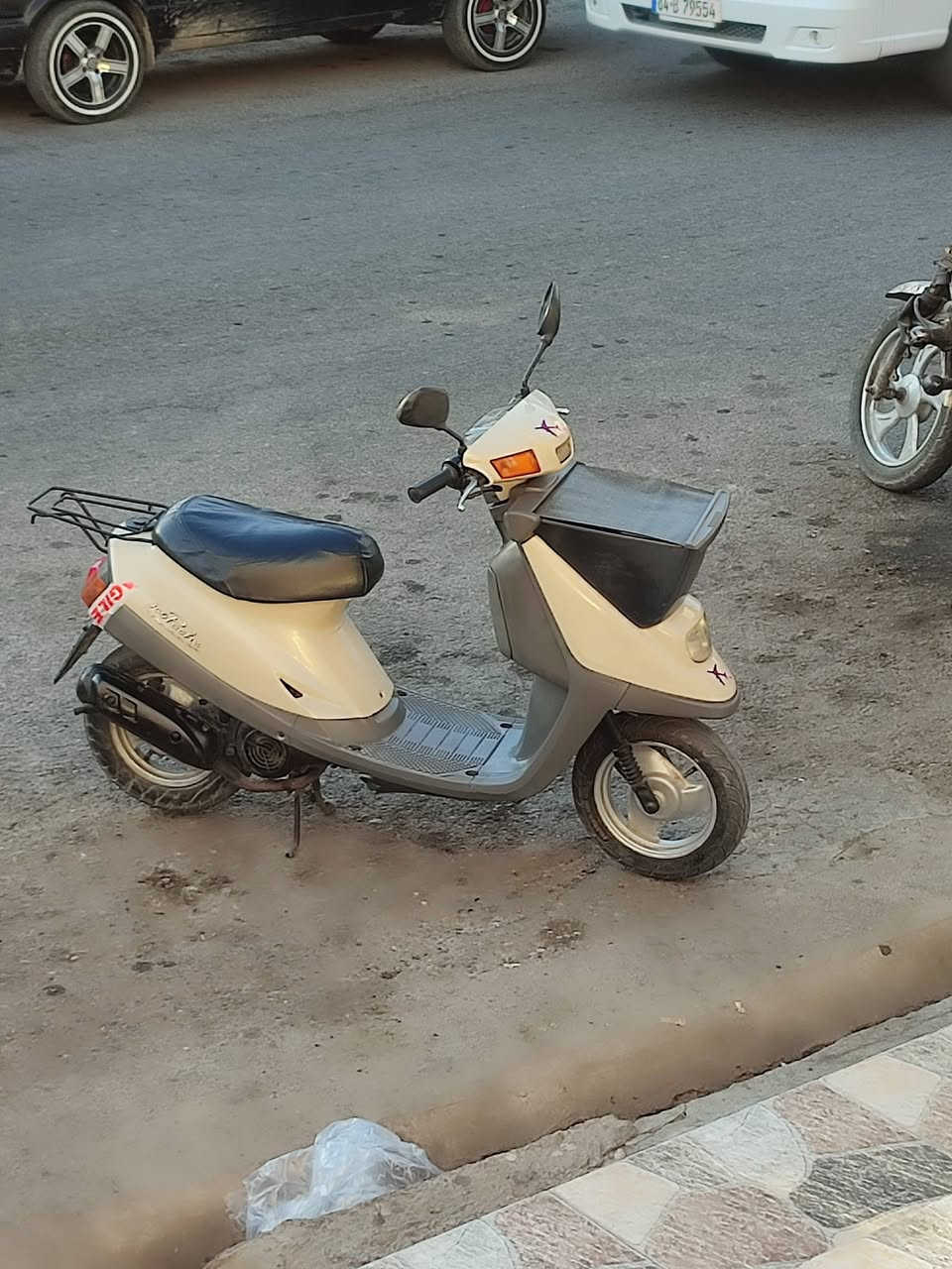 بيع مستعجل بس باتري نقص فقط باقي بلادي 480وبيها مجال ***********
