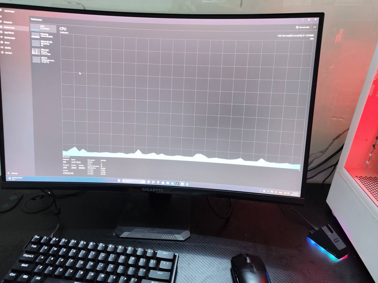 🖤 Gaming PC | i7-12700KF + RTX 4060 AERO + 32GB

🖥️ المواصفات

- ⚡ CPU: Intel Core i7-12700KF — 12th Gen
- 🎮 GPU: Gigabyte AERO RTX 4060 — 8GB
- 🧠 RAM: 32GB DDR4 — 3600 MT/s
- 🛠️ Motherboard: Gigabyte B760 DS3H AX DDR4
- 💾 Storage: 1TB NVMe SSD
- ❄️ Cooling: AIO Liquid Cooler
- 🤍 Case: Thermaltake White
- 💡 Fans: RGB Fans

🖥️ الشاشة

- Gigabyte 27"
- 2K / QHD
- 165Hz

🎮 الملحقات

- ⌨️ AULA WIN60 HE
- 🖱️ AJAZZ AJ139MC V2
- 🎧 Logitech G635
- 📷 Webcam
- 🪑 Gaming Chair
- 🪵 Gaming Table — 120cm

🔥 البيع شامل

PC + شاشة + Webcam + Keyboard + Mouse + Headset + كرسي + طاولة

Setup كامل ومرتب وجاهز للـ Gaming • Streaming • Study • Daily Use

📍 النجف
💰 السعر: خاص
📞 ***********
📩 للاستفسار والتفاصيل: خاص

نص مكتوب في الصور:
- Task Manager
- Processes
- Performance
- App history
- Startup apps
- Users
- Details
- Services
- Settings
- Run new task
- CPU
- 4% 3.22 GHz
- Memory
- 7.9/31.8 GB (25%)
- Disk 0 (C: D:)
- SSD (NVMe)
- 0%
- Ethernet
- S: 0 R: 0 Kbps
- GPU 0
- NVIDIA GeForce R...
- 0% (45 °C)
- Memory usage
- 32.0 GB
- 31.8 GB
- 60 seconds
- 0
- Memory composition
- In use (Compressed)
- 7.6 GB (0 MB)
- Available
- 24.0 GB
- Speed:
- 3600 MT/s
- Slots used:
- 2 of 4
- Form factor:
- DIMM
- Committed
- Cached
- Hardware reserved: 164 MB
- 9.1/33.8 GB 5.6 GB
- Paged pool
- Non-paged pool
- 352 MB
- 331 MB
- Google Chrome GGG Gameloop Steam Discord Steam Task Manager Processes Performance App history Startup apps Users Details Services Settings GPU NVIDIA GeForce RTX 4060 CPU 4% 3.27 GHz Memory 7.9/31.8 GB (25%) Disk 0 (C:) SSD (NVMe) 0% Ethernet Ethernet 0% 0 Kbps GPU 0 NVIDIA GeForce RTX 4060 0% (45 °C) 3D 0% Copy Video Encode 0% Video Decode 0% Dedicated GPU memory usage 8.0 GB Shared GPU memory usage 15.9 GB Utilization 0% GPU Memory 0.9/23.9 GB Dedicated GPU memory 0.8/8.0 GB Shared GPU memory 0.2/15.9 GB Driver version: 32.0.16.1692 Driver date: 9/4/2026 DirectX version: 12 (FL 12.1) Physical location: PCI bus 1, device 0, function 0 Hardware reserved memory: 235 MB
- System > About Storage 932 GB 459 GB of 932 GB used 1W Graphics Card NVIDIA GeForce RTX 4060 Installed RAM 32.0 GB Processor 13th Gen Intel(R) Core(TM) i7-12700KF 3.60 GHz Cypher B760 DS3H AX DDR4 Device specification Device name Cypher Processor 13th Gen Intel(R) Core(TM) i7-12700KF 3.60 GHz Installed RAM 32.0 GB (31.8 GB usable) Device ID A7B0A8F1-D55F-4F8F-81FA-EFD3C352B88C Product ID 00331-80000-00000-AA320 System type 64-bit operating system, x64-based processor Pen and touch No pen or touch input is available for this display Related links Domain or workgroup System protection Advanced system settings