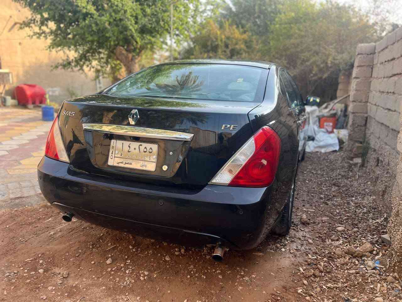 🚨 #لـلـبـيـع_أو_المراوس | رينو سافران. SM5.   PE  (ألفئة المتوسطة - محرك الـ 3600  المرغوب ) 🇫🇷🇯🇵
.
سيارة هيبة، فخامة، ورساوة على الخط. مكينة وكير  بلاد، جاهزة للاستخدام 🦅🔥. 

.
📊 التفاصيل الأساسية

📍 الموقع: كربلاء المقدسة 

🛣️ الممشى: 340 ألف كم.
.

🏷️ الرقم: [ ألماني  باقي بس أبصم احول رقم أنگليزي. رقمهة. بابل ] (التحويل مباشر ومكفولة) 💳.
.

💰 السعر: 82 ورقة ($8,200) وبيها مجال طيب للشراي   💵.
.

🛡️ البدي والمحرك:
.
🧼 الـبـدي: صبغ قطعتين فقط (سونارها موجود ومفحوصة)، بيها ضربة بالجاملغ الخلفي، وبيها مكانات بيها جراد مال بلادها (واضح بالصور ومبين).  وبيها مكانات  زنجار لأن السيارة بلادية 
.

⚙️ الكير والمكينة: كفالة عامة بشرط الفحص والترايك 🚀 (المكينة ال3600 الستة سلندر المرعبة، عزم ونشاط بالخط).
.
👟 التواير والحدادية: تخم تاير جديد + حدادية نص عمر (تتحمل وتمشيك وما بيها أي قصرة بالوقت الحالي) 🛠️.
.

❄️ 🖥️ المواصفات والدواخل:
📺 الشاشة: شاشة أندرويد حديثة تفتح كل أنواع التطبيقات (يوتيوب، خرائط، وغيرها) 📲.
.

🛋️ الغرفة الداخلية: غرفة حلوة ونظيفة جداً وبحال ممتازة (مقاعد جلد   بالكامل) ✨.
.
🥶 التبريد: تبريد مركزي ثنائي المناطق (ثلج) + فتحات خلفية بلادية 🧊.
.
☀️ السقف: كلش حلوة. ومرتبة 
.
.
🔊 السيستم الصوتي: سيستم صوتي من شركة Bose العالمية (10 سماعات) صوت نقي ومضخم 🎧.
.

.
🌟 السيارة نظيفة وجاهزة، وبالعافية على صاحب النصيب.
⚠️ تنبيه: 
📞 للاتصال أو واتساب: [ ***********
                     ***********.
