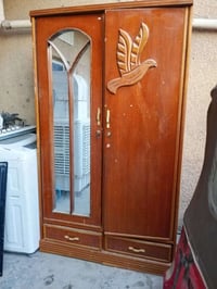 للبيع كنتور نضيف بابين سعره 150 وبي مجال رقم الهاتف 07712747406