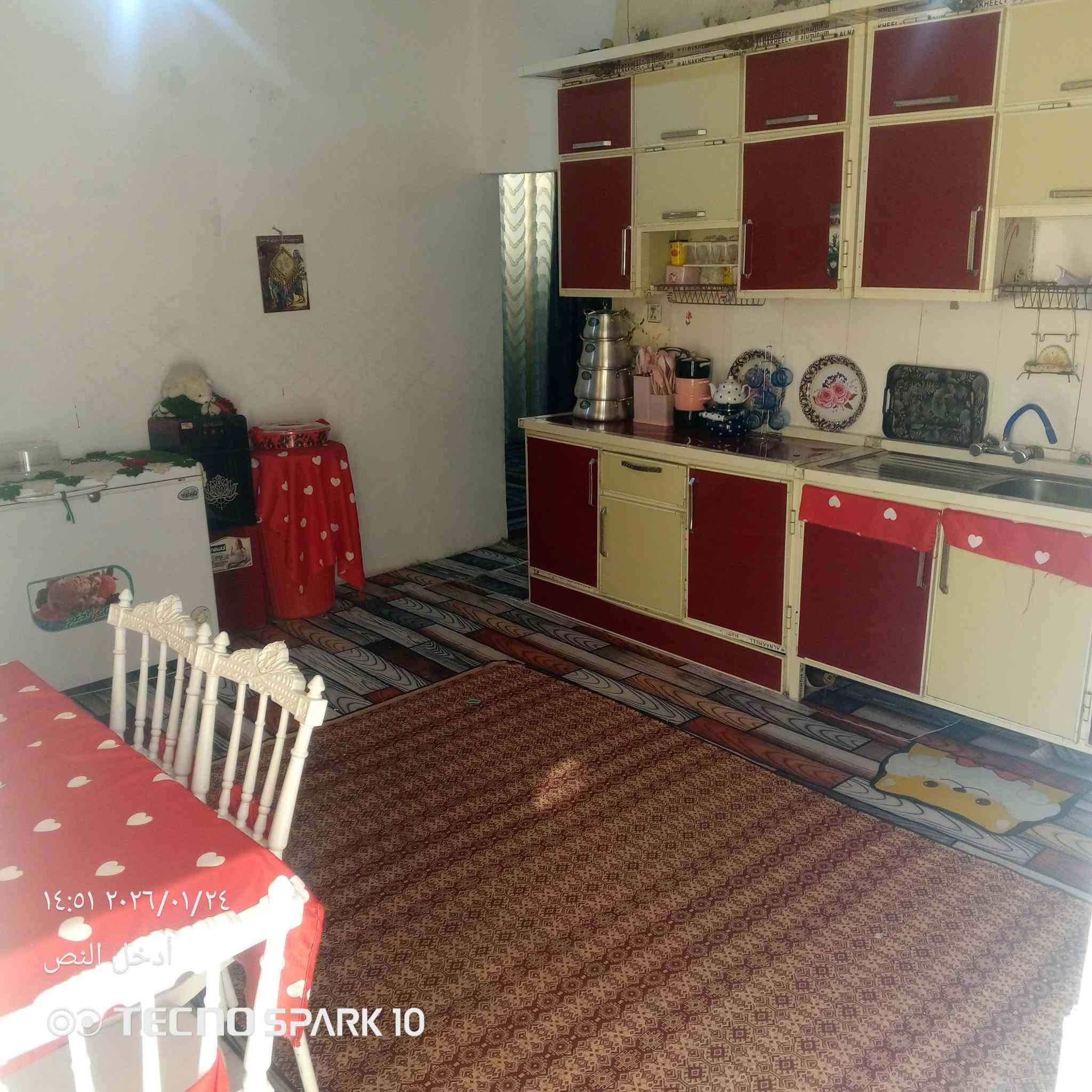 بيت 400متر للبيع زراعي 200متر بناء او 200متر حديقه غرفتين وصاله وحمامات ومكشوفات ومطبخ وستقبال وساحت بيت السعر 25 اتصال ***********
