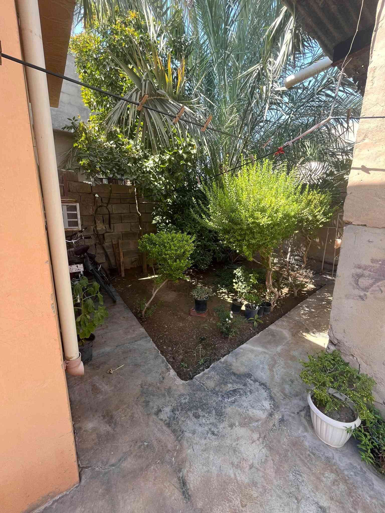 قرية صخر • ٦٠٠م • واجهة ١٩م