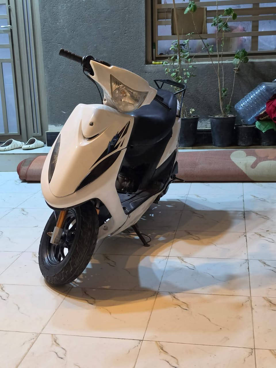 كهربائيات كله شغاله لايت بكلايت هورن اشاير
بيه تزويد صدر امامي رياضي دبل خلفي رياضي ويل كب رياضي يدات بانزين رايضي شوتة اربعه ولف قايش جديد تخم تايرات جديد 
مكينه توه مبوشة 55 نقصه سلف و قلوزة برغي صالنصه الصالنصة مو وياها تجي وياها غيره واحد السعر 525 وبيه مجال 
***********
ناصرية مركز
