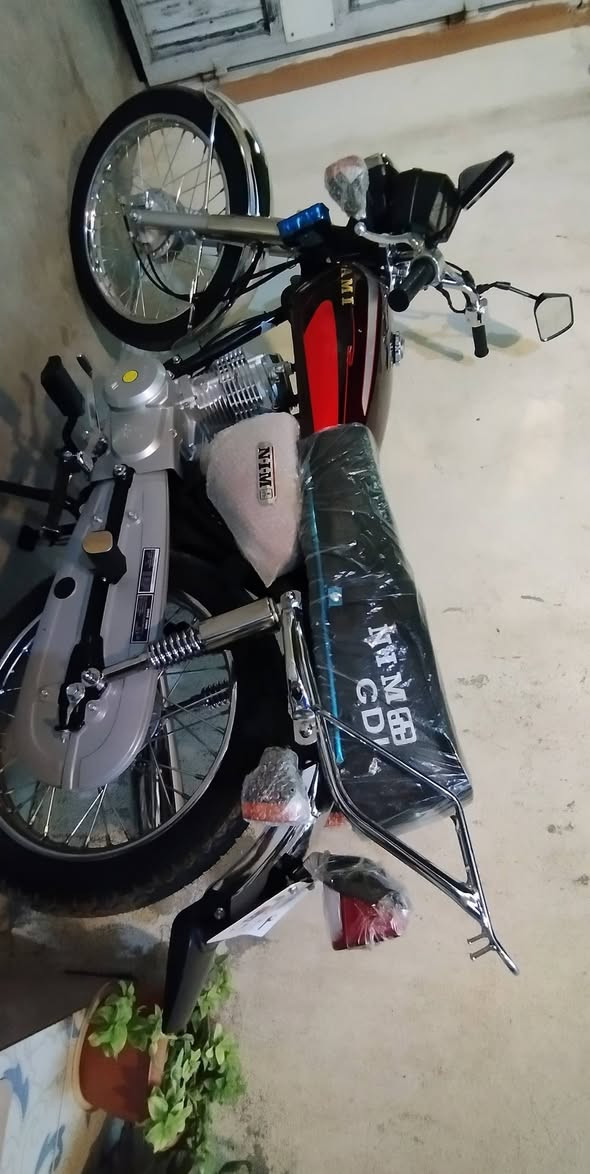 بەناوی خوای گەورە ..
دەی یەڵا ئەوە 600 هەزار قفڵی خۆم بە سفری دەرمڪردووە

نامی هۆنزدای وەجبە یەڪی ئەصڵی لۆڪ لۆڪە ــ
دەرەوەی شاری نەبینیوە ماڵی دۆستـە بەشەرت داروبەرد
بۆ مامەڵە ڪەس پەیوەندی نەڪات ..
سەیدسادق ــ ***********
