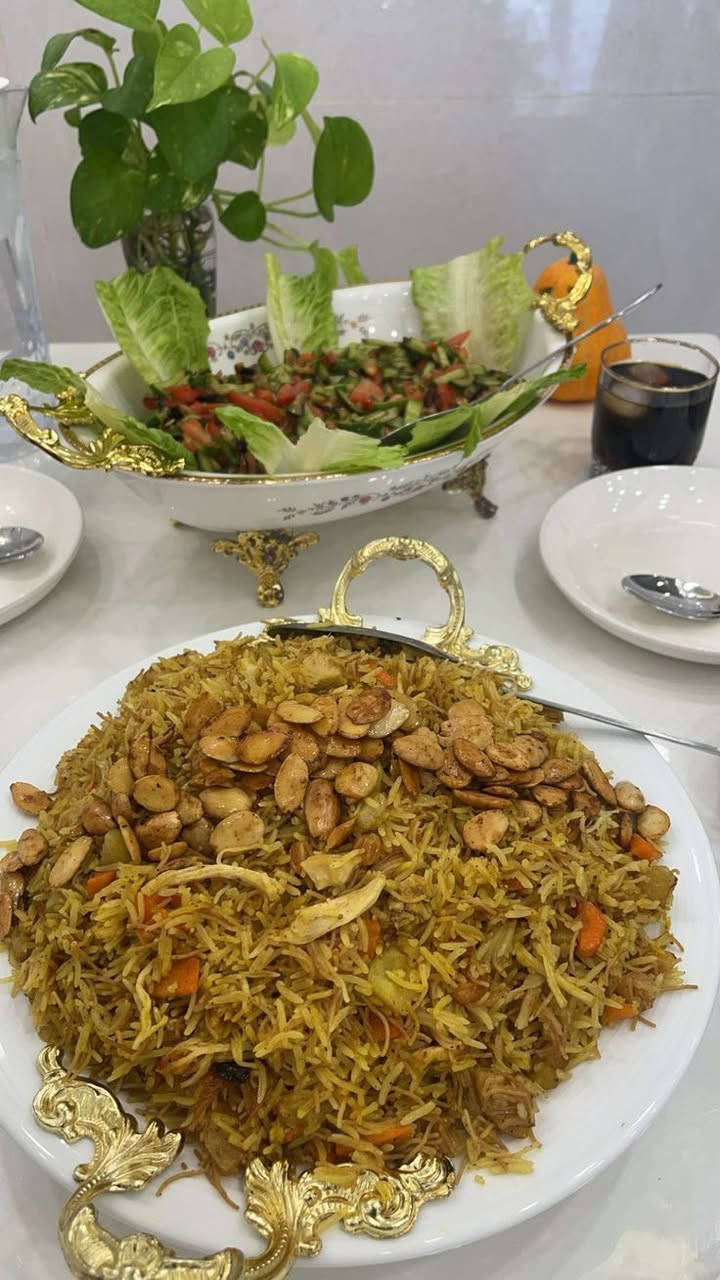 سلام عليكم عيني شتغل حسب طلب الزبون ولي تحب 
تحجز قبل يوم عيني هاذ رقم وبي واتساب 

بيزه الكبير ولوسط ومني بيزه 
شتغل نواع المرك كيك جاي هاذ رقم وبي واتساب ***********
اي نواع الكبب برياني دجاج جدر لوسط دولمه الكبير ولوسط طرشي خيار محشه كليجه تمر وحلقوم جوز مبروش
